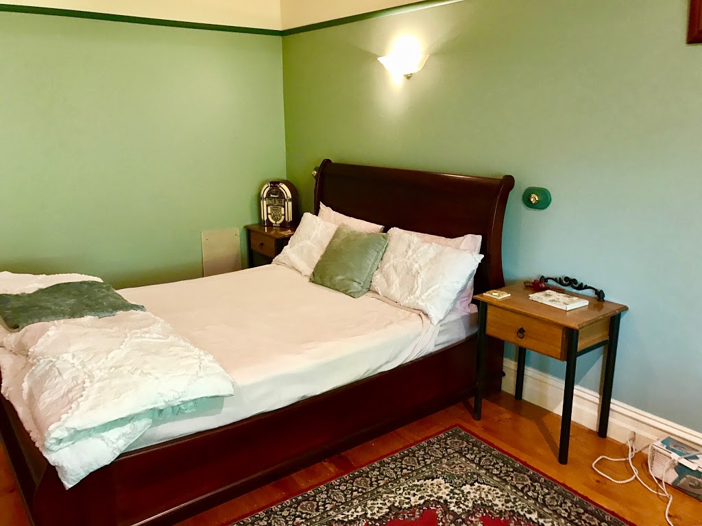 Belgrave Bed & Breakfast | lodging | 11 Monbulk Rd, Belgrave VIC 3160, Australia | 0397544557 OR +61 3 9754 4557