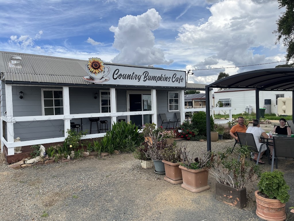 Country Bumpkins Cafe | 3 Cox St, Yerong Creek NSW 2642, Australia | Phone: 0437 763 712