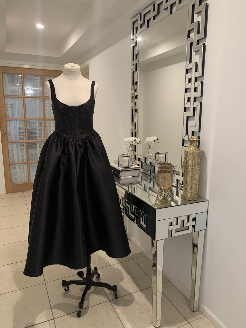 Local Fashion House | 42 Ellendale St, Rowville VIC 3178, Australia | Phone: 0450 363 699