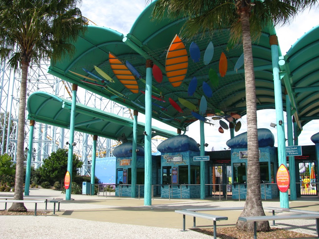 WhiteWater World | amusement park | 1 Dreamworld Pkwy, Coomera QLD 4209, Australia | 0755881111 OR +61 7 5588 1111