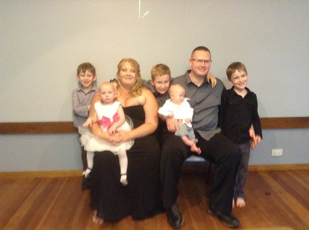 Annas Our Celebrant - Cessnock Celebrant | 28 Ellalong Rd, Pelton NSW 2325, Australia | Phone: 0422 116 747