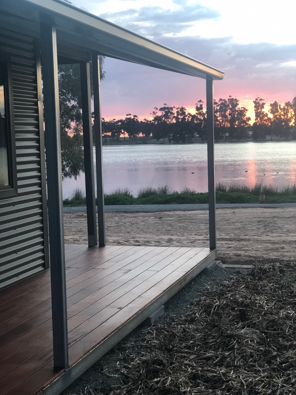 Murtoa Cabins Visitor Accommodation | Lake St, Murtoa VIC 3390, Australia | Phone: 0403 887 091