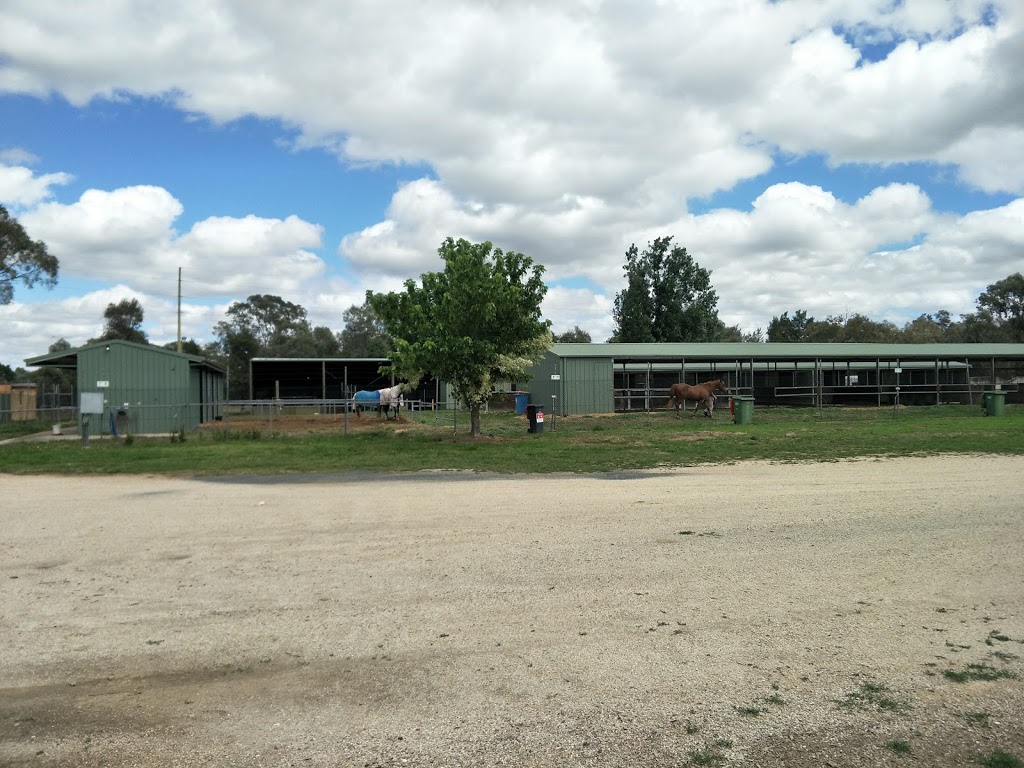 Albury Wodonga Equestrian Centre | Corrys Rd & Roberts Rd, Thurgoona NSW 2640, Australia | Phone: 0427 540 467