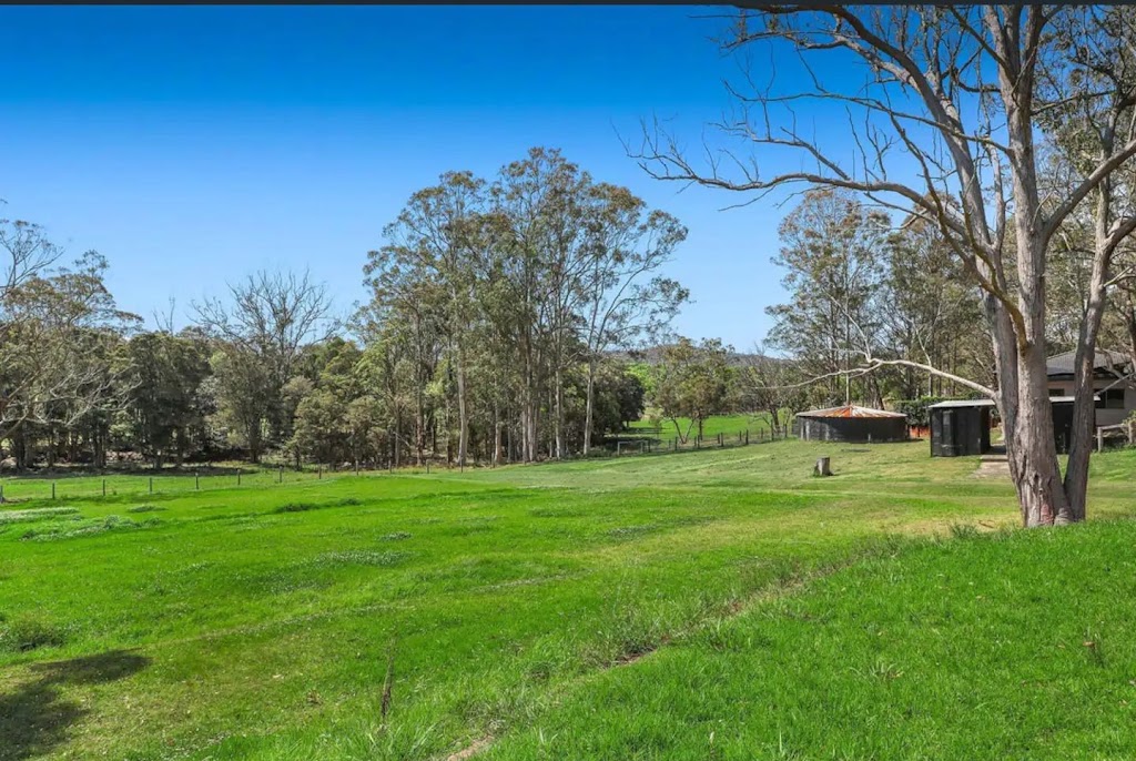 Cheeky Chooks Farm Stay Accommodation bnb | 37 Little Jilliby Rd, Little Jilliby NSW 2259, Australia | Phone: (02) 4472 6000