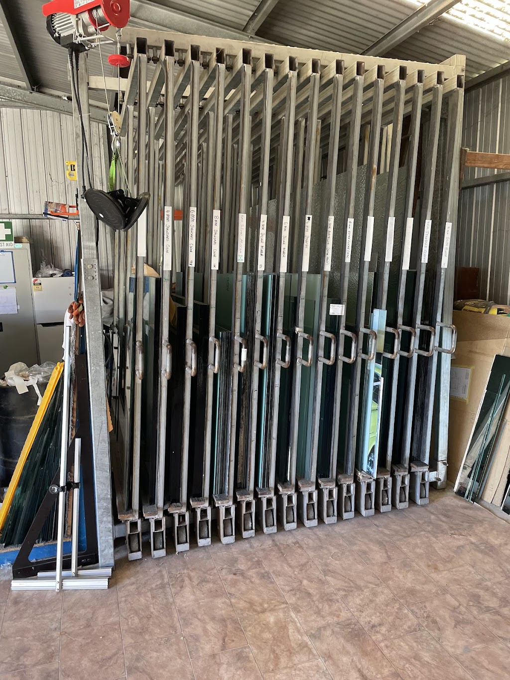 Joiners Glass Supplies | 627 Martins Creek Rd, Paterson NSW 2421, Australia | Phone: 0412 531 920