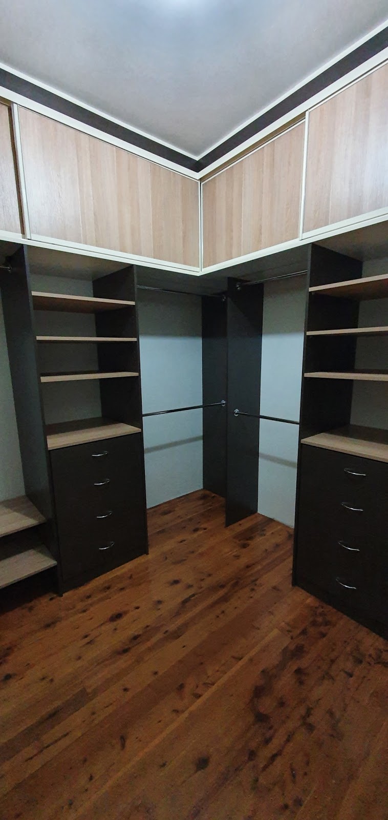 Betta Wardrobes & Showerscreens | 57 Montague St, North Wollongong NSW 2500, Australia | Phone: (02) 4226 3633