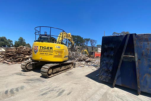 Tiger Demolition and Excavation team | 1 Natural Dr, Craigieburn VIC 3064, Australia | Phone: 0411 153 444