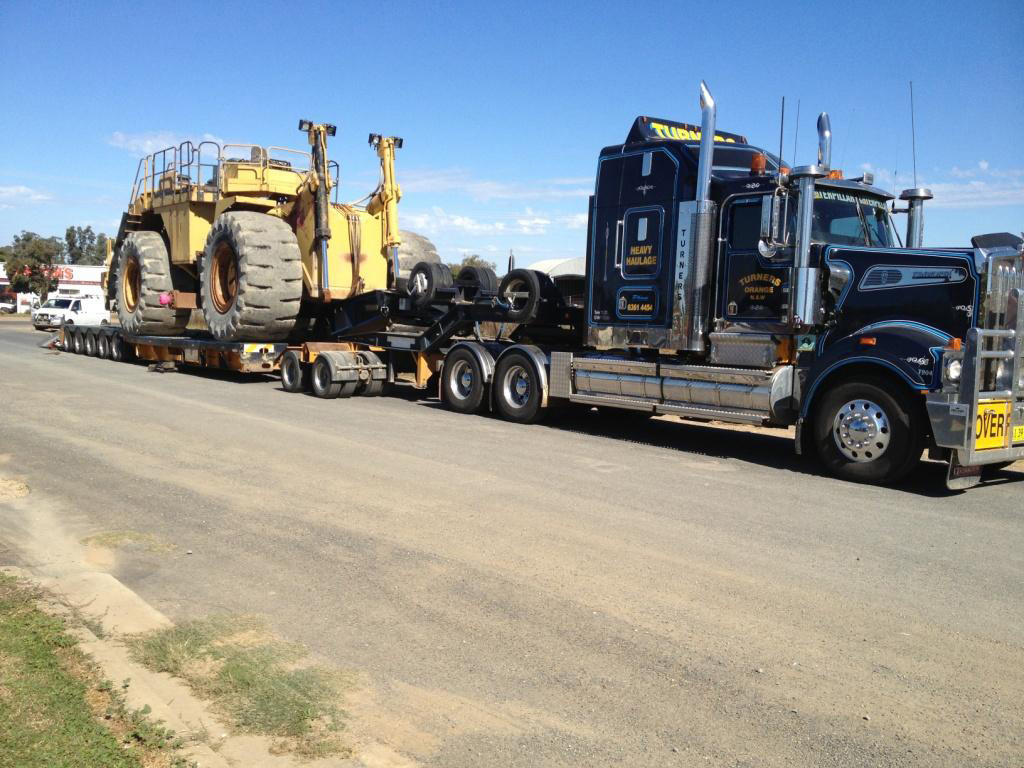 Tony Turner Heavy Haulage | moving company | 33 Colliers Ave, Orange NSW 2800, Australia | 0263601868 OR +61 2 6360 1868