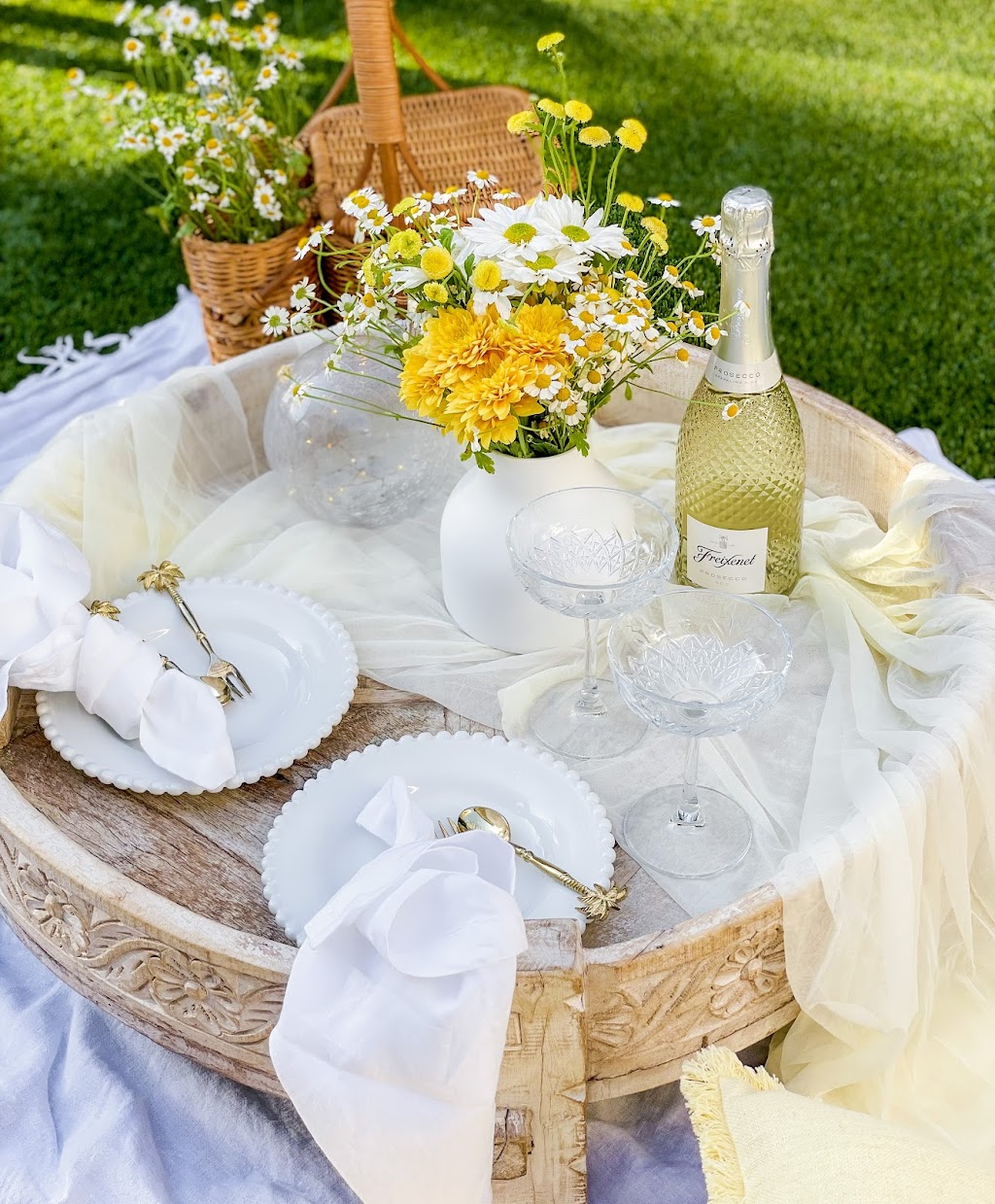 Noosa Picnics / Sunshine Coast Picnics and Proposals | 15 Paldao Rise, Peregian Beach QLD 4573, Australia | Phone: 0418 444 898