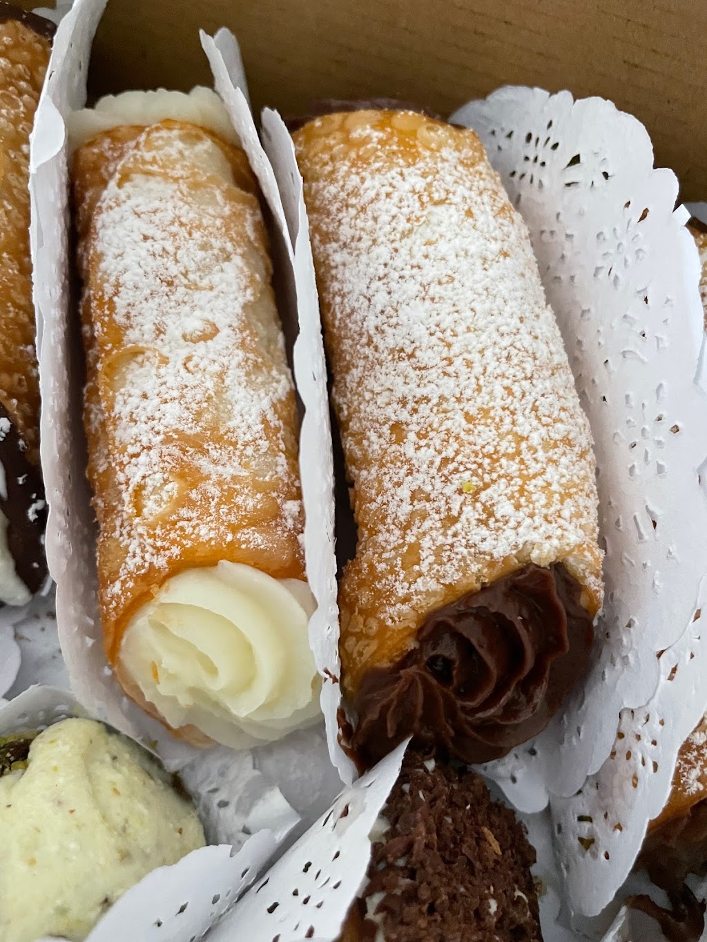 Joeys Cannolis | cafe | 16 Birch Ave, Dandenong North VIC 3175, Australia | 0421428842 OR +61 421 428 842