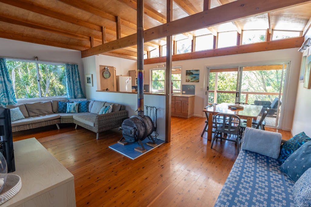 Treeside | 134 Tramican St, Point Lookout QLD 4183, Australia | Phone: 0418 859 564