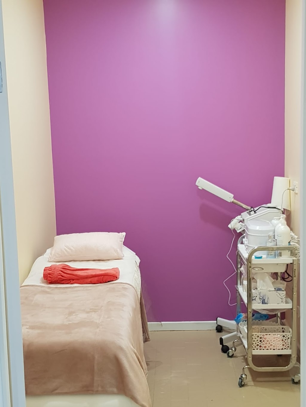 Magic beauty secrets indian parlour | 25 Symonds Rd, Dean Park NSW 2761, Australia | Phone: 0421 017 049