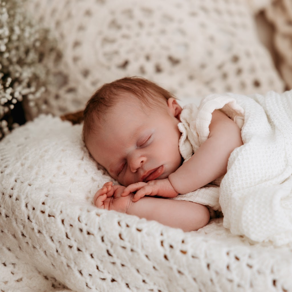 Erika Matos Photography | 63 Thames Dr, Erina NSW 2250, Australia | Phone: 0494 308 037