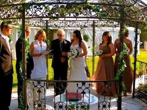 Robyn Ramsay - Marriage Celebrant | 536 Mountain View Rd, Maleny QLD 4552, Australia | Phone: 0408 392 710