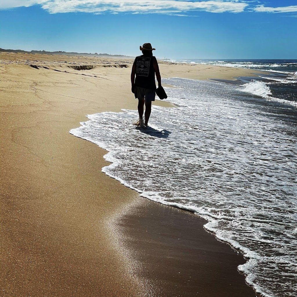 Kellie Cheers Civil Celebrant | jetty, Esplanade, Lakes Entrance VIC 3909, Australia | Phone: 0401 692 973