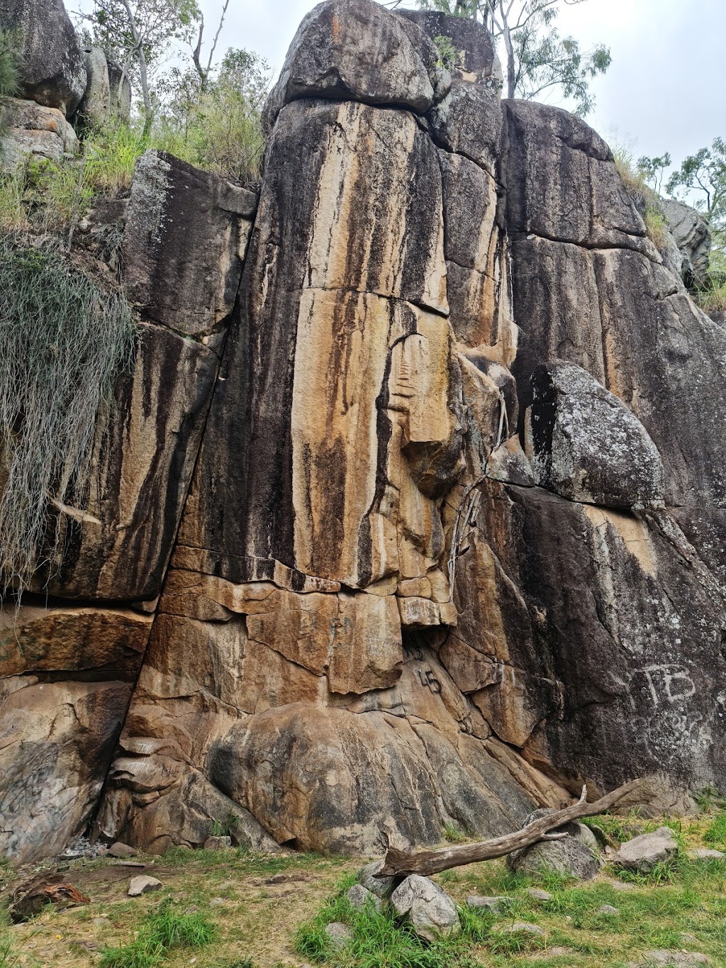 Coomba Falls | tourist attraction | Coomba Waterhole Rd, Maidenwell QLD 4615, Australia | 0741899100 OR +61 7 4189 9100