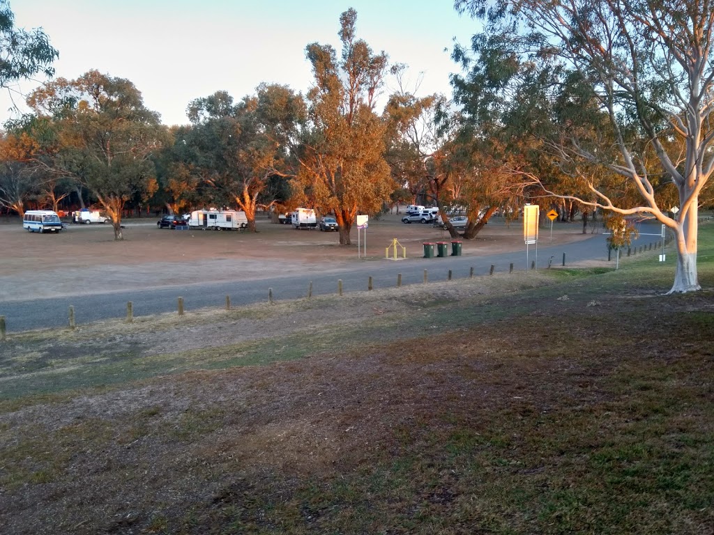 Gumbend Lake Facilities | rv park | Condobolin NSW 2877, Australia