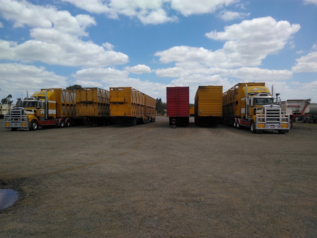 Martins Stock Haulage | 421 Oakey Pittsworth Rd, Oakey QLD 4401, Australia | Phone: (07) 4691 2888