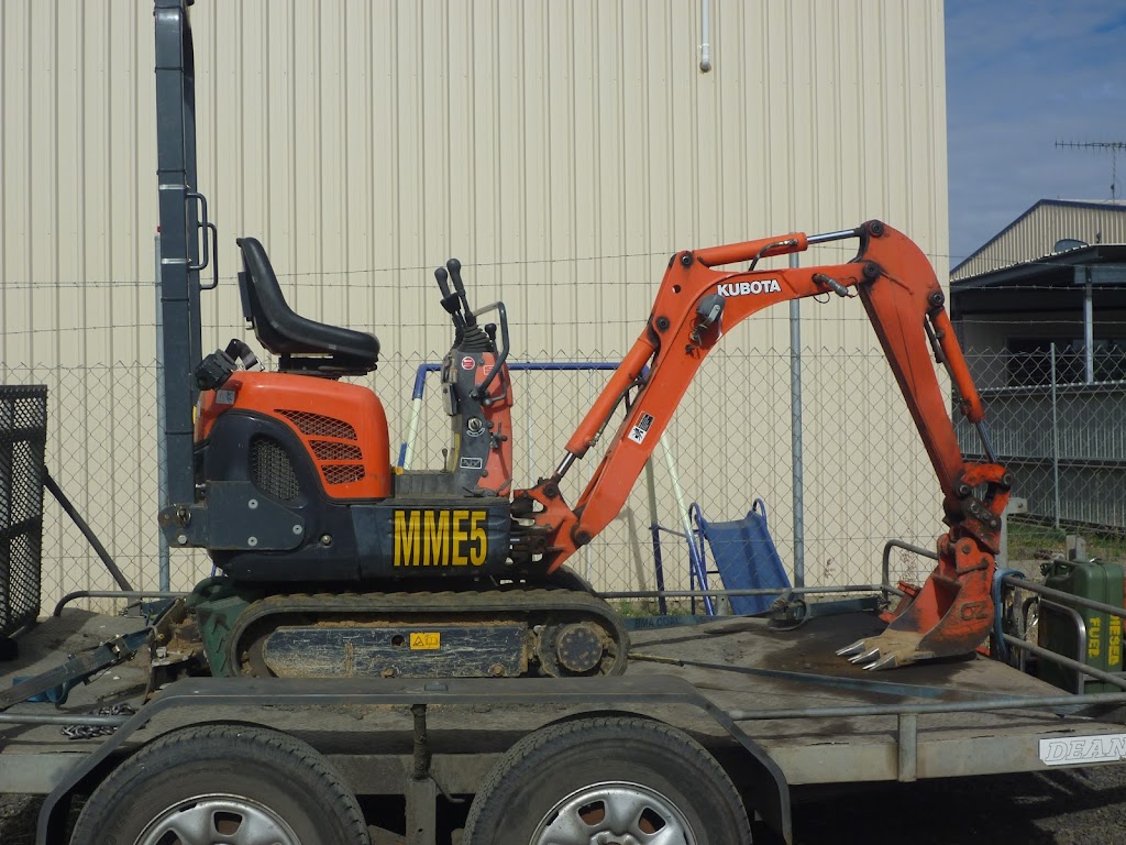 Moranbah Mini Earthmovers | 22 Oneill St, Moranbah QLD 4744, Australia | Phone: (07) 4941 7177