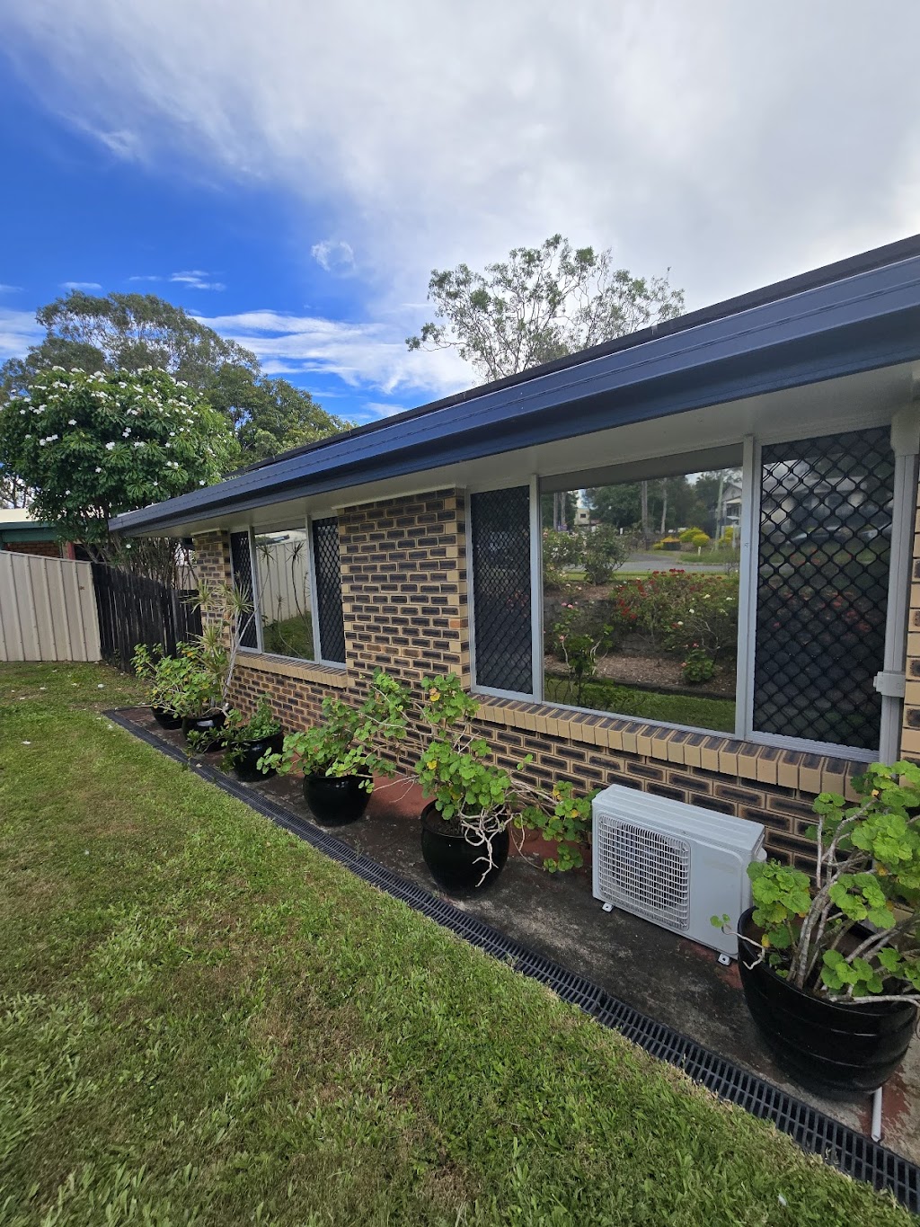 Bespoke Window Tinting | 27/40 Counihan Rd, Seventeen Mile Rocks QLD 4073, Australia | Phone: 0458 525 355