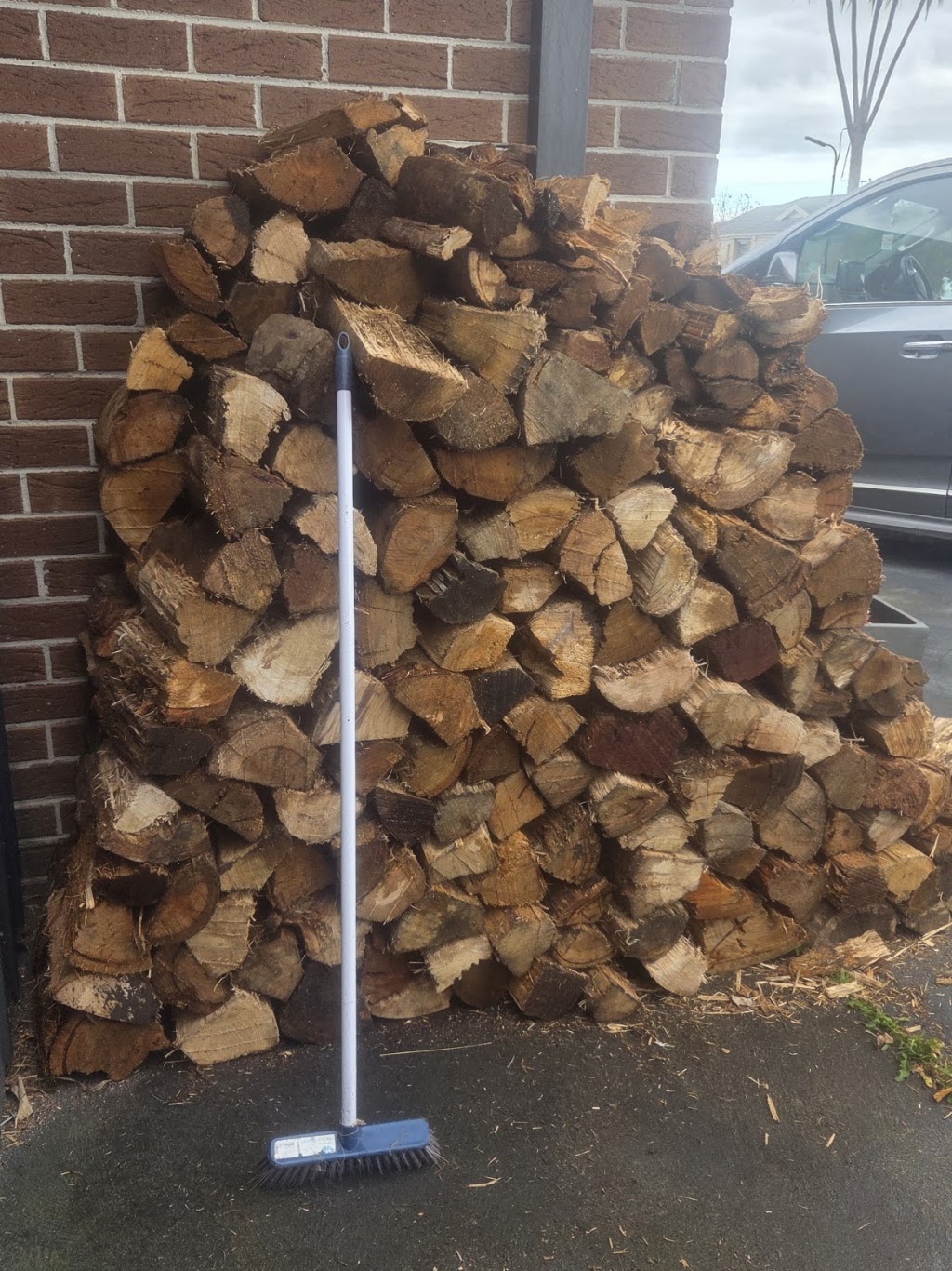 Firewood Wholesale Direct | 85 Hardys Rd, Tooradin VIC 3980, Australia | Phone: 0494 375 257