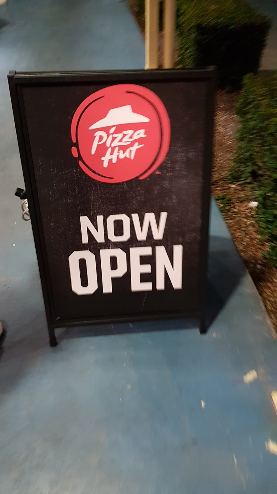 Pizza Hut Marsden | meal delivery | Shop 2/42 Bourke St, Brisbane QLD 4132, Australia | 131166 OR +61 131166