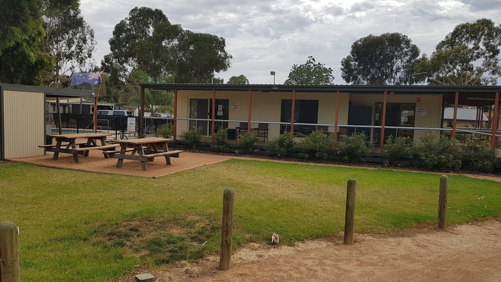 Yarrawonga Riverlands Tourist Park | 38 Brears Rd, Yarrawonga VIC 3730, Australia | Phone: (03) 5744 2461