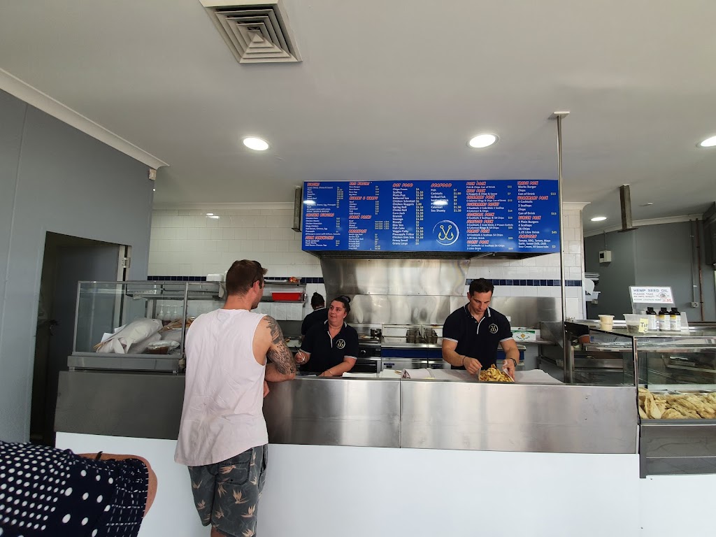 Beresfield Fish & Chippery | restaurant | 1 Beresford Ave, Beresfield NSW 2322, Australia | 0249664745 OR +61 2 4966 4745