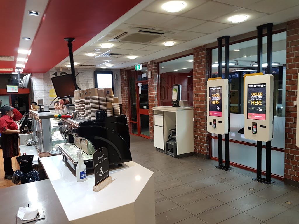 McDonalds Laverton | cafe | 1-9 Lunn Ct, Laverton VIC 3028, Australia | 0393691599 OR +61 3 9369 1599