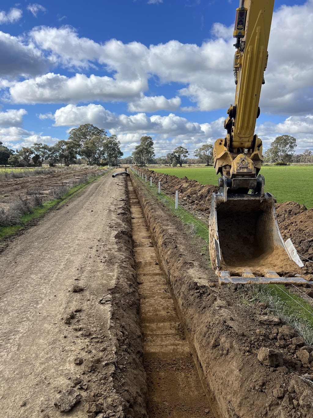 Simmonds Excavations | 33 Barr Park Rd, Cohuna VIC 3568, Australia | Phone: 0427 228 766