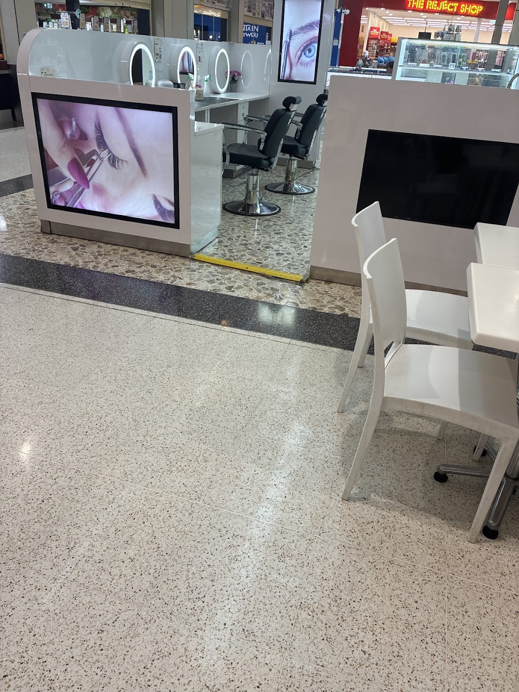 Brow thread | White Cross Rd, Winmalee NSW 2777, Australia | Phone: 0449 144 004