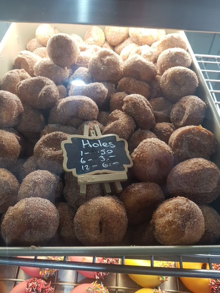 Donut a GoGo | bakery | 46 Vaughan St, Shepparton VIC 3630, Australia | 0481135211 OR +61 481 135 211