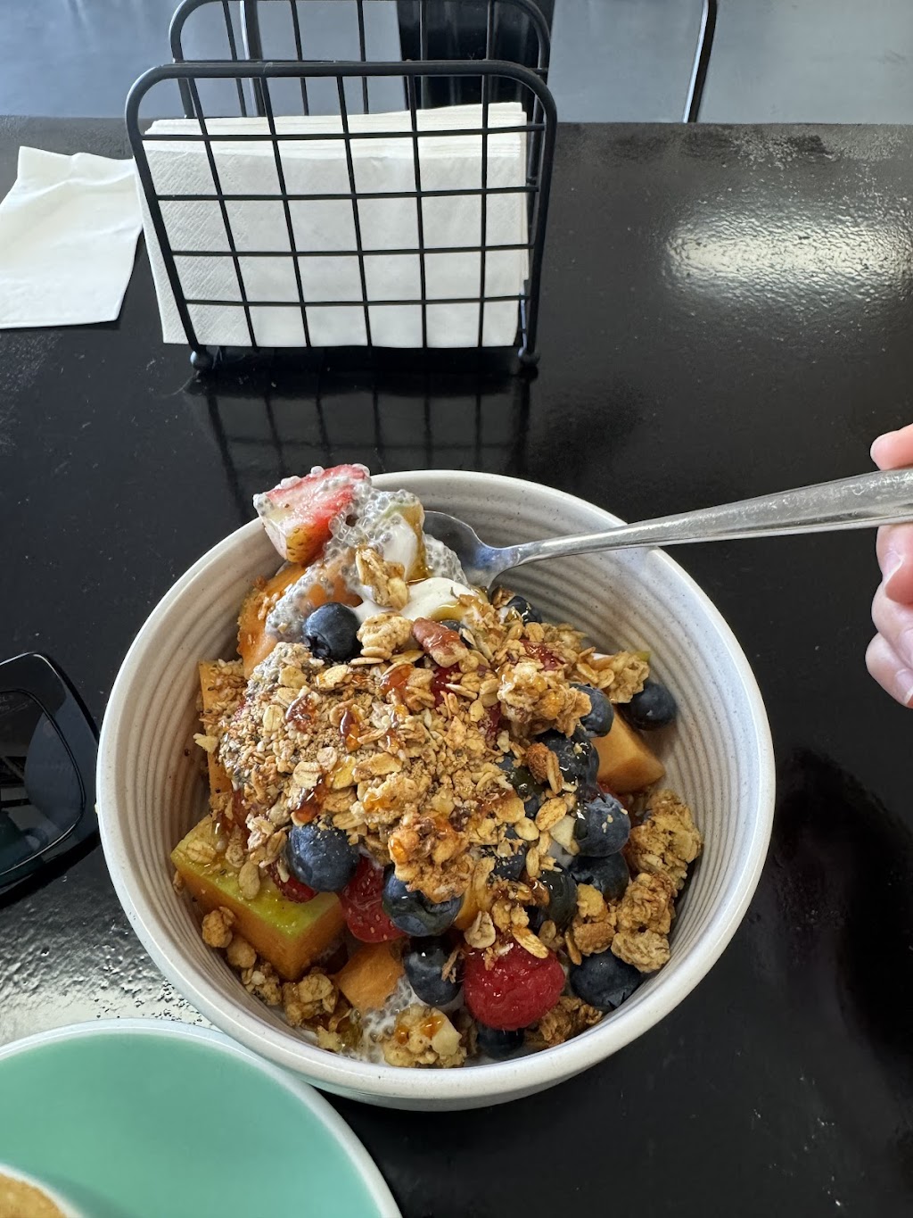 Rev’e Coffee Hub | Kimberley Plaza, 373 Chatswood Rd, Shailer Park QLD 4128, Australia | Phone: 0400 000 000