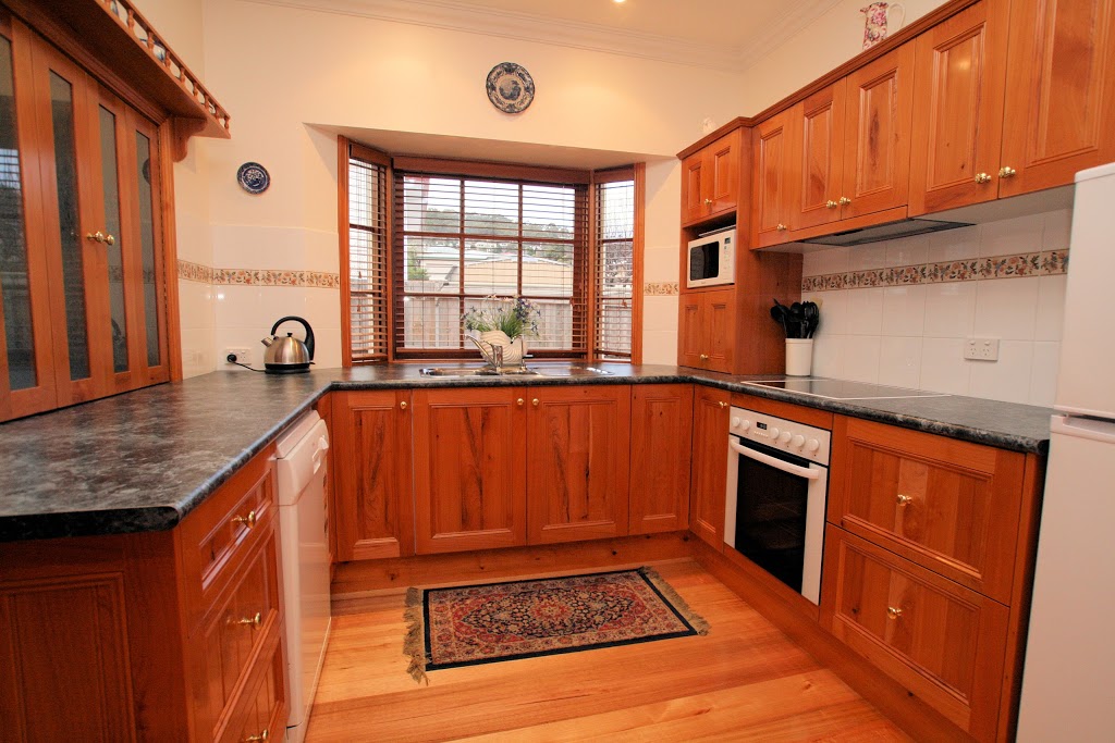Quayside Cottages | 5 Queen St, Bellerive TAS 7018, Australia | Phone: (03) 6244 7776