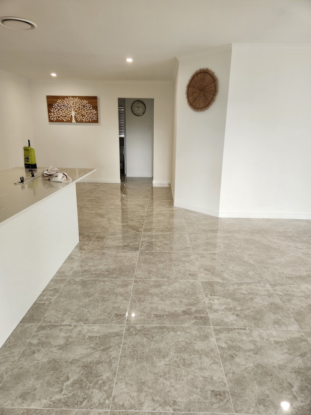 TJM TILING | Afton Cl, Cardiff NSW 2285, Australia | Phone: 0423 681 810