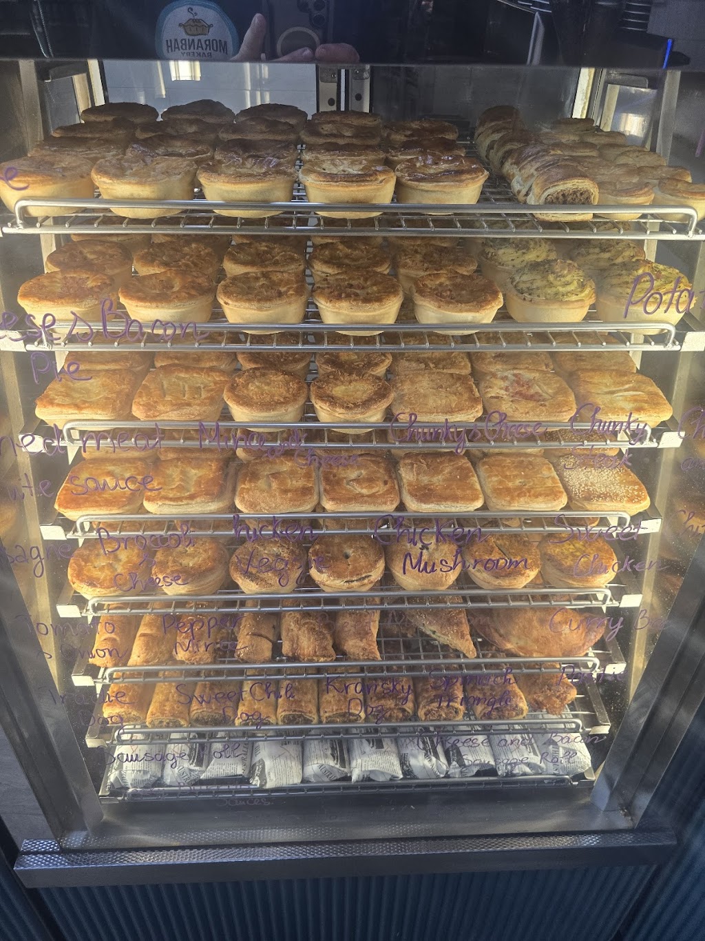 Huddos Bakery | 9/11 Broad St, Sarina QLD 4737, Australia | Phone: (07) 4943 1960