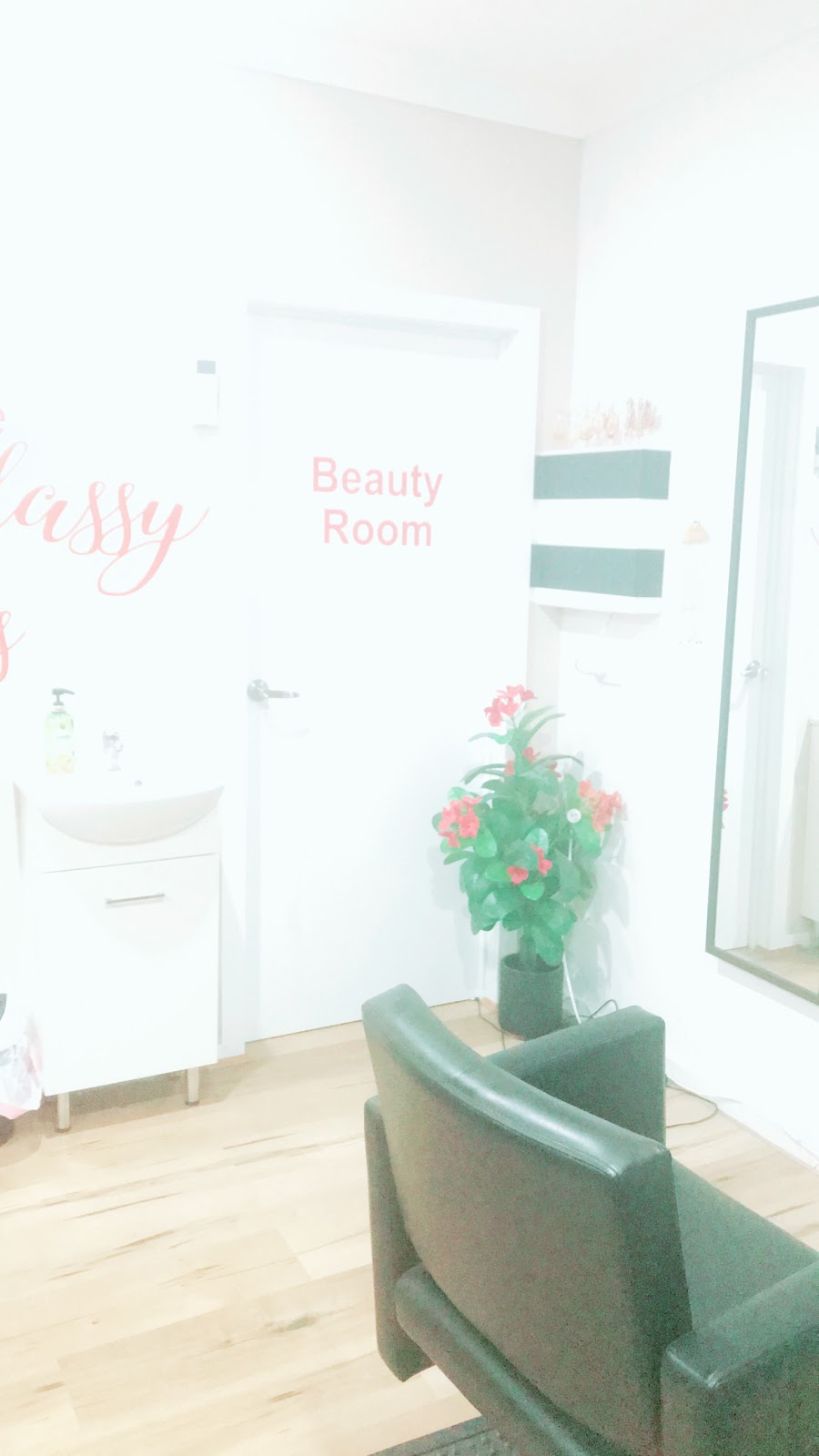 Nu Luk Beauty Salon | 59 Atlas Dr, Cranbourne West VIC 3977, Australia | Phone: 0448 981 918