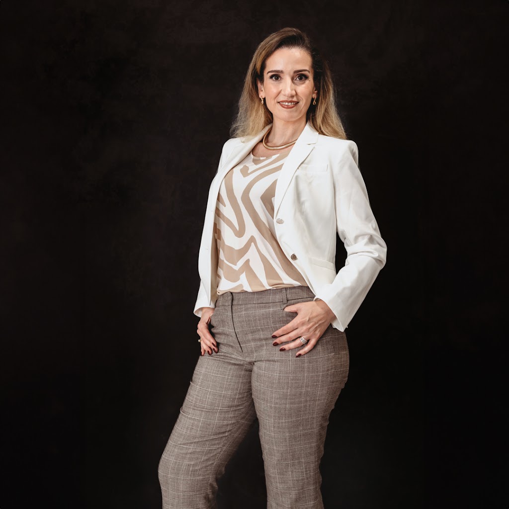 Erika Matos Photography | 63 Thames Dr, Erina NSW 2250, Australia | Phone: 0494 308 037