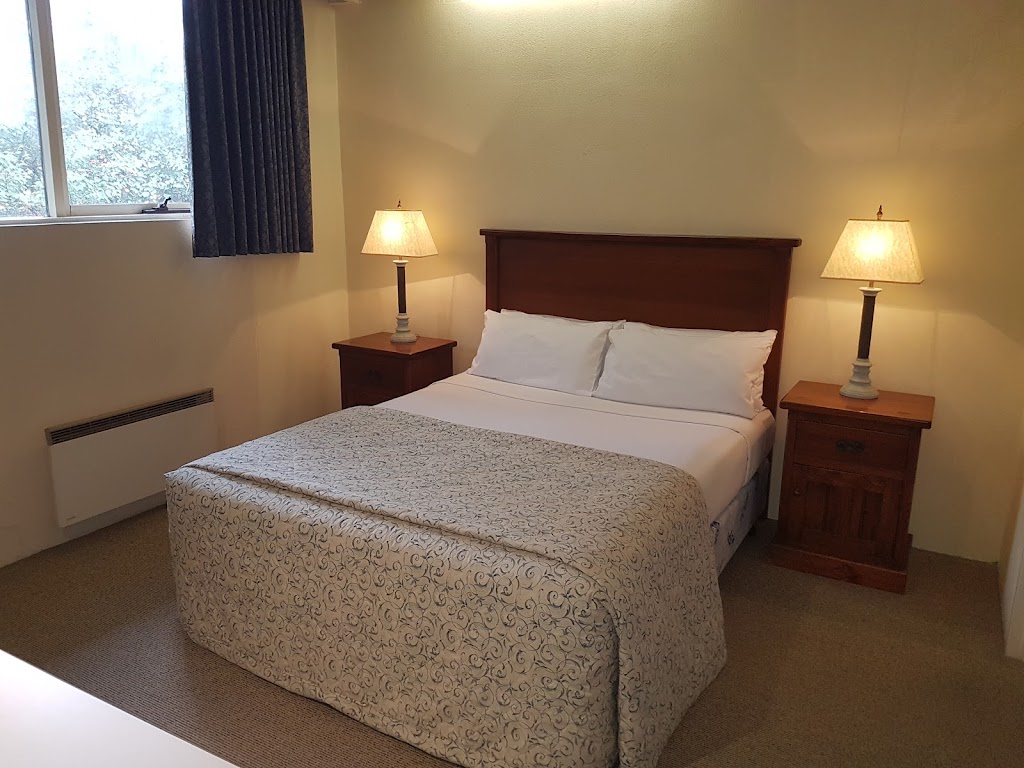 Hotel Cavalier | lodging | 343 Stud Rd, Wantirna South VIC 3152, Australia | 0398019733 OR +61 3 9801 9733