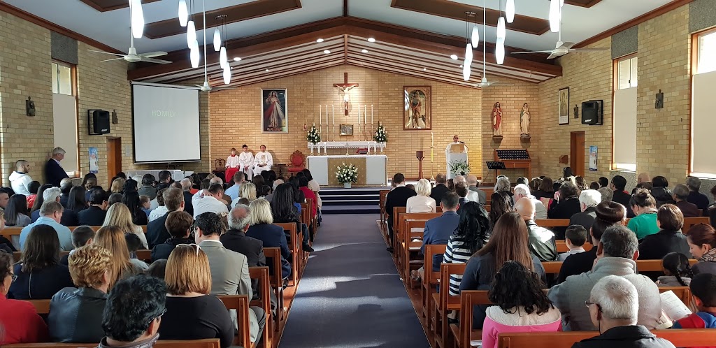 St Christopher Catholic Church Holsworthy | 195 Heathcote Rd, Holsworthy NSW 2173, Australia | Phone: (02) 9825 1679