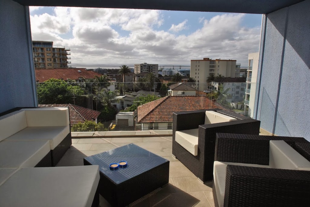 Sandy Cove Apartments | 2/8 Ozone St, The Entrance NSW 2261, Australia | Phone: (02) 4332 7692