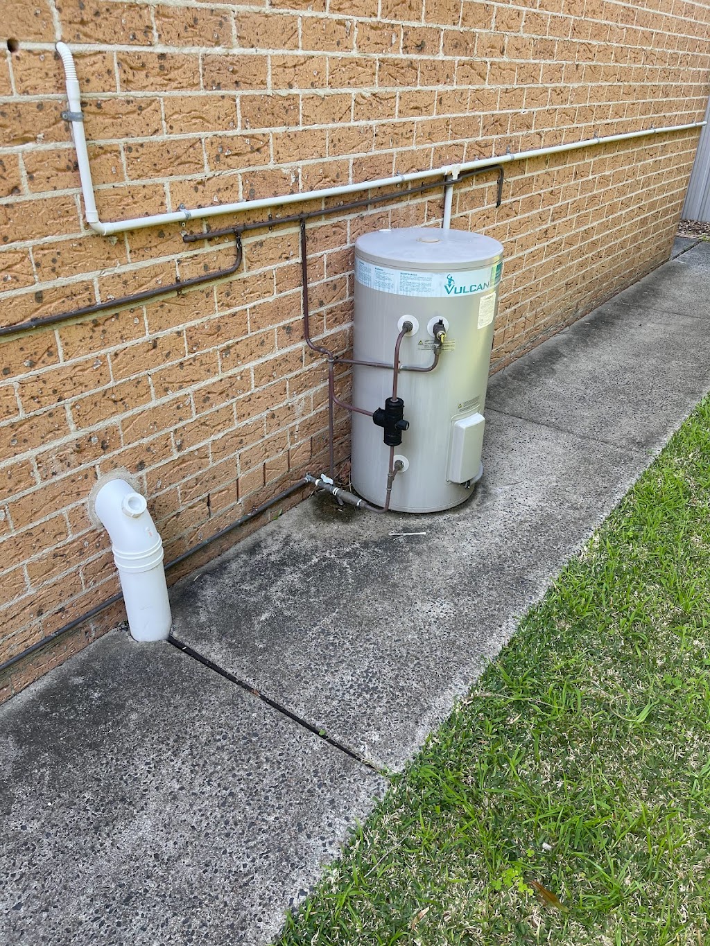 Coastpipes Plumbing | 14 Bolton St, Bateau Bay NSW 2261, Australia | Phone: 0499 210 096