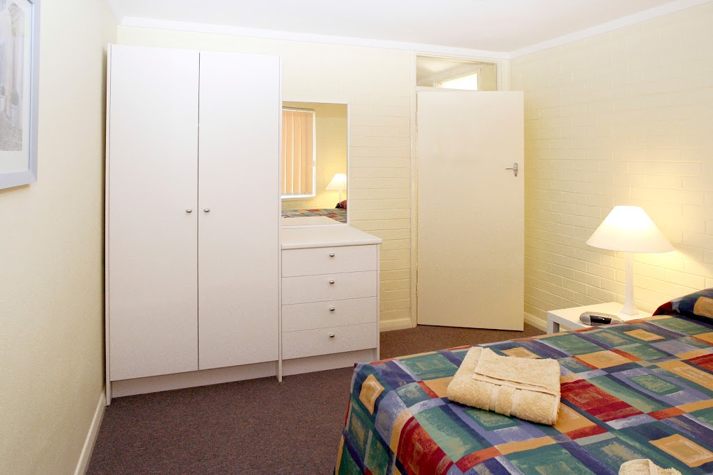 Como Serviced Apartments | lodging | 49 Fitzgerald St, Geraldton WA 6530, Australia | 1300013858 OR +61 1300 013 858