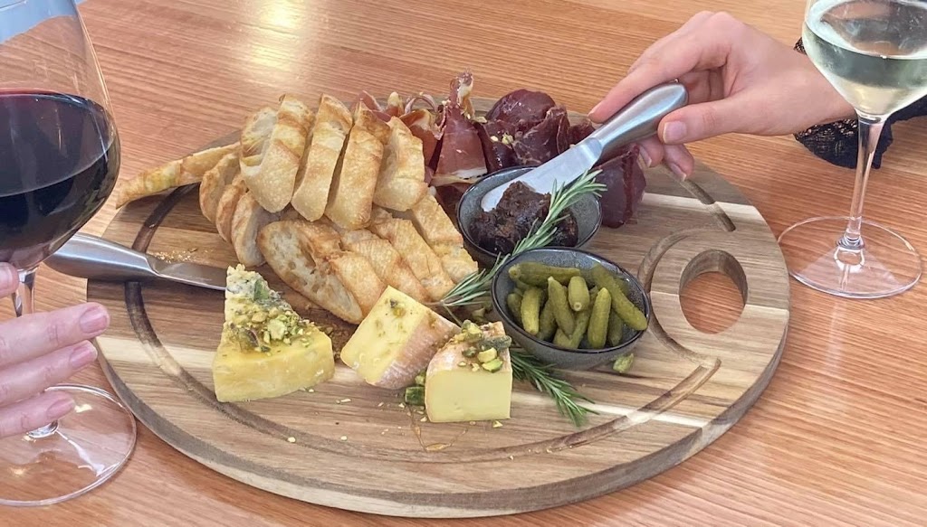 Hops and Vine | 6/12 Opal St, Emerald QLD 4720, Australia | Phone: (07) 4980 9156