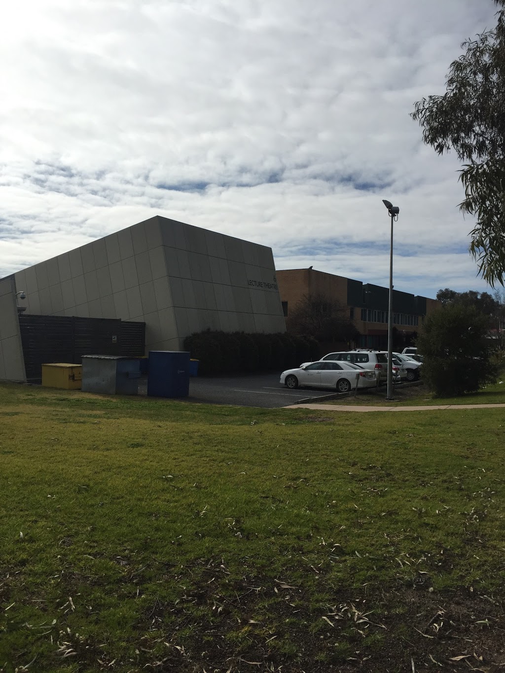 La Trobe University Albury-Wodonga Campus | 133 McKoy St, West Wodonga VIC 3690, Australia | Phone: (02) 6024 9700