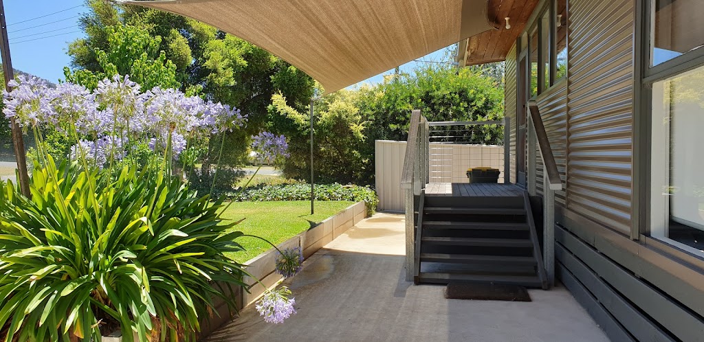Abbies Cottage Holiday Accommodaion | 14 Wonnangatta Ave, Tawonga South VIC 3698, Australia | Phone: 0419 287 321