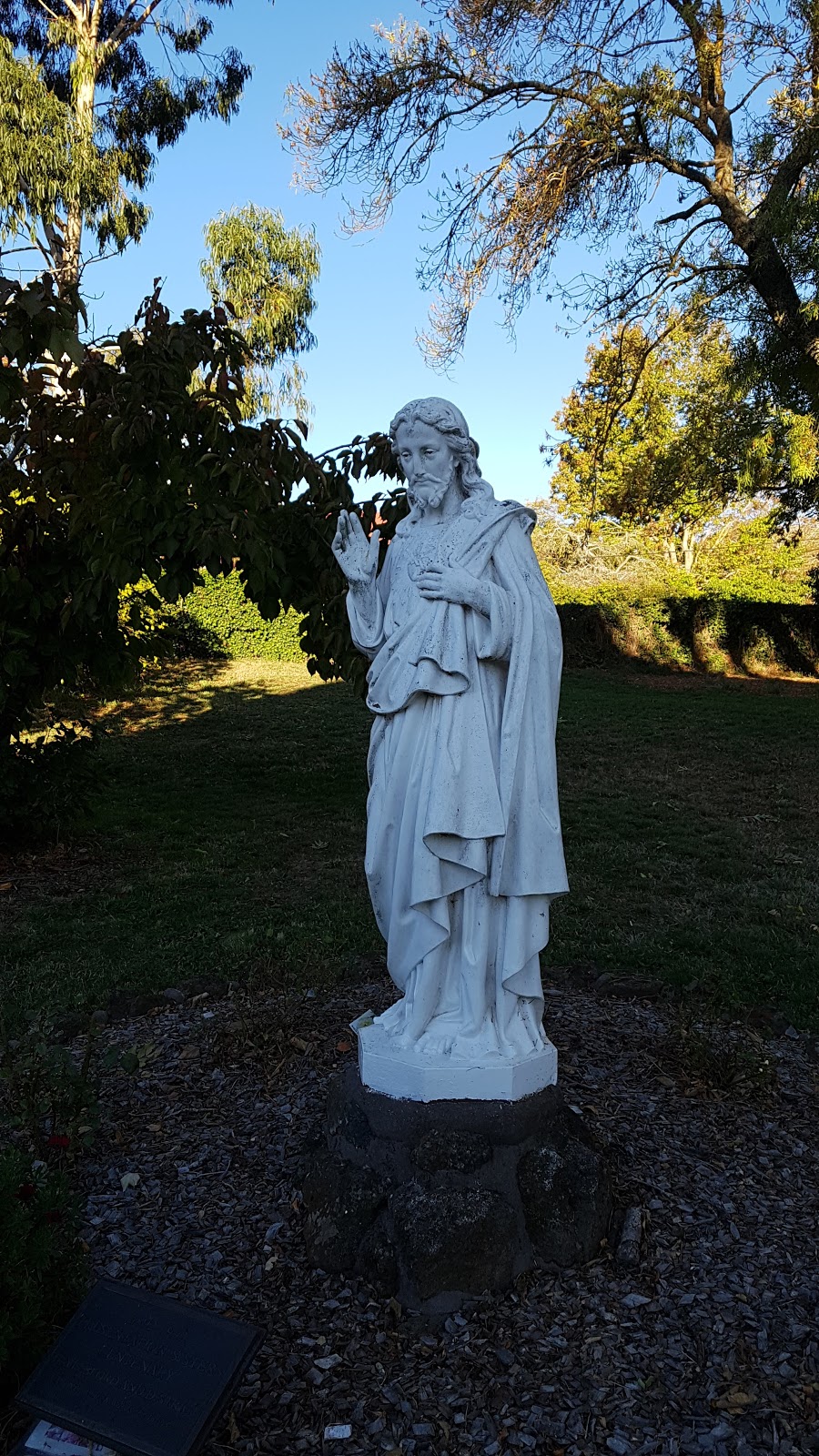 St. Peters Catholic Church | church | 13 Duke St, Daylesford VIC 3460, Australia | 0353482026 OR +61 3 5348 2026