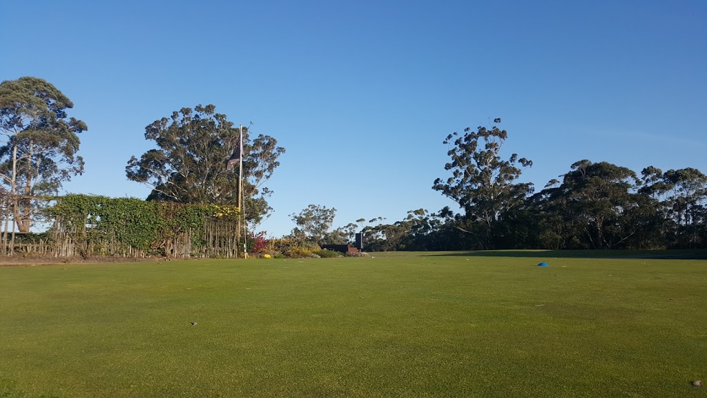 Hilltop Golf Course | Clifford Cl, Mollymook NSW 2539, Australia | Phone: (02) 4455 2055