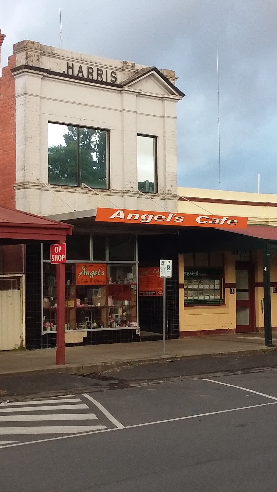 Angels Cafe | 19 Havelock St, Beaufort VIC 3373, Australia | Phone: (03) 5349 2072