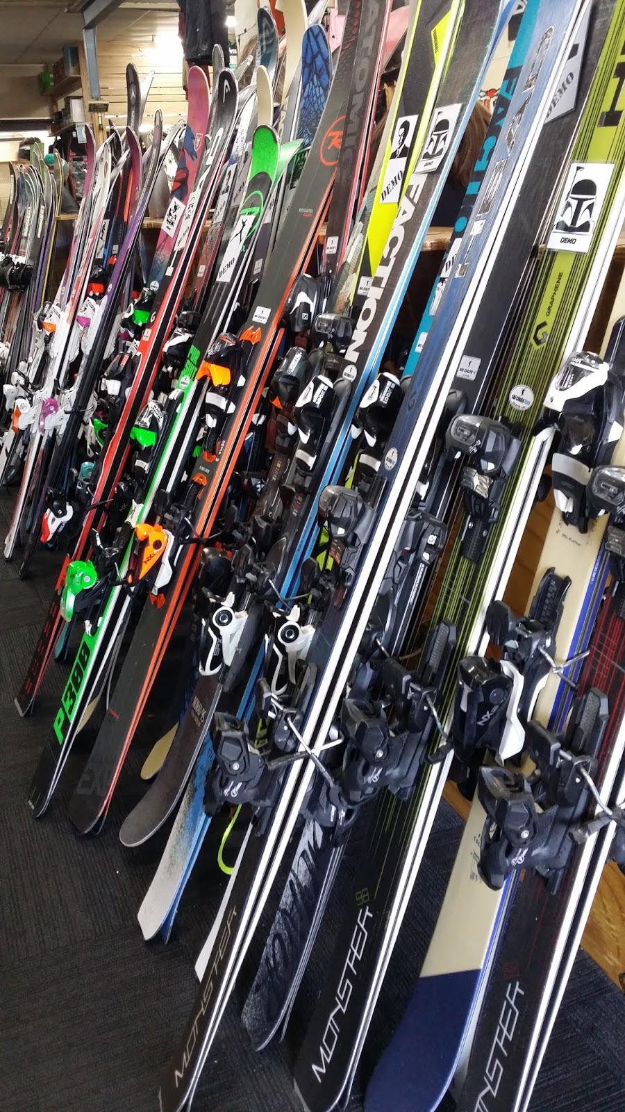 Ski Chute 4 | store | 11 High St, Mansfield VIC 3722, Australia | 0357751301 OR +61 3 5775 1301